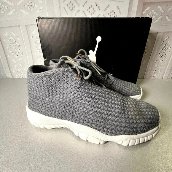 Air Jordan Future Low BG Mid Basketball 5Y Shoes Athletic Sneaker Gray Knit - Picture 1 of 7